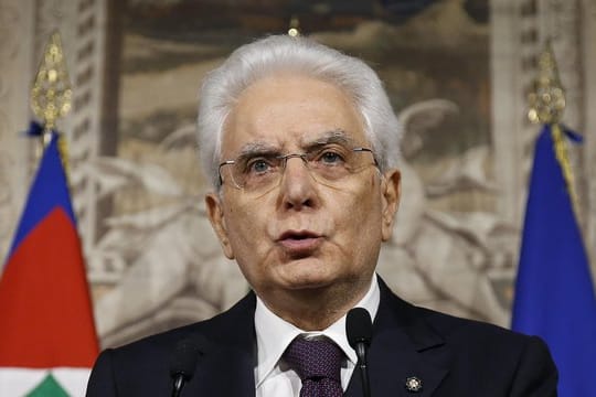 Italiens Präsident Sergio Mattarella, hier am vergangenen Sonntag, hatte dem von Sterne-Bewegung und Lega gewünschten Finanzminister die Zustimmung verweigert.