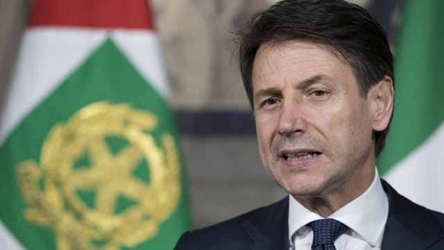 Giuseppe Conte spricht bei einer Pressekonferenz im Quirinalspalast. Giuseppe Conte spricht bei einer Pressekonferenz im Quirinalspalast.