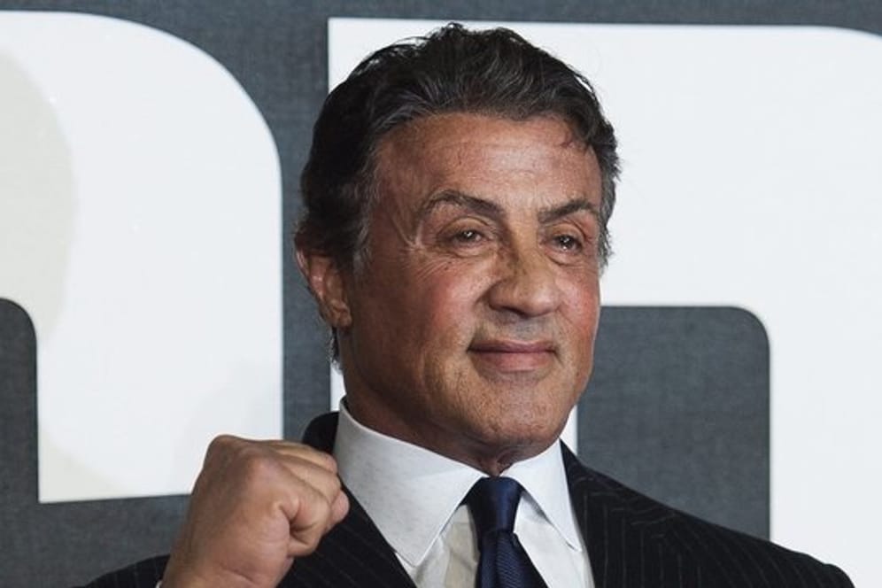 Sylvester Stallone kennt sich mit Boxen aus.