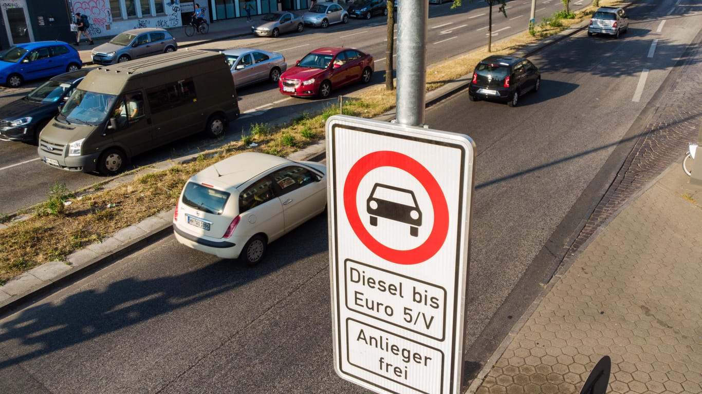 Fahrverbot in Hamburg: Wer ein "Anliegen" hat, darf durch.