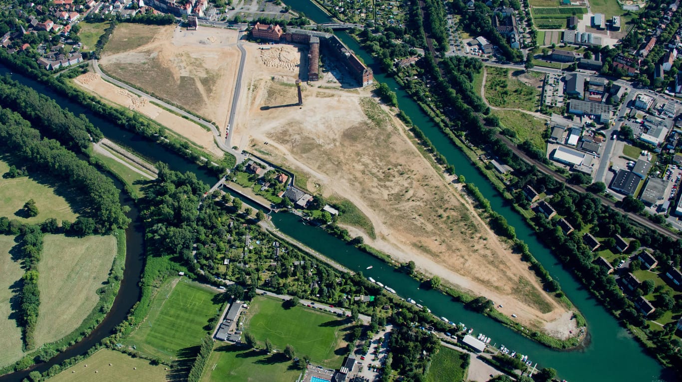 Das ehemalige Continental Gelände in Hannover am Stichkanal: Hier wurde die Leiche eines Mannes auf dem Wasser geborgen.