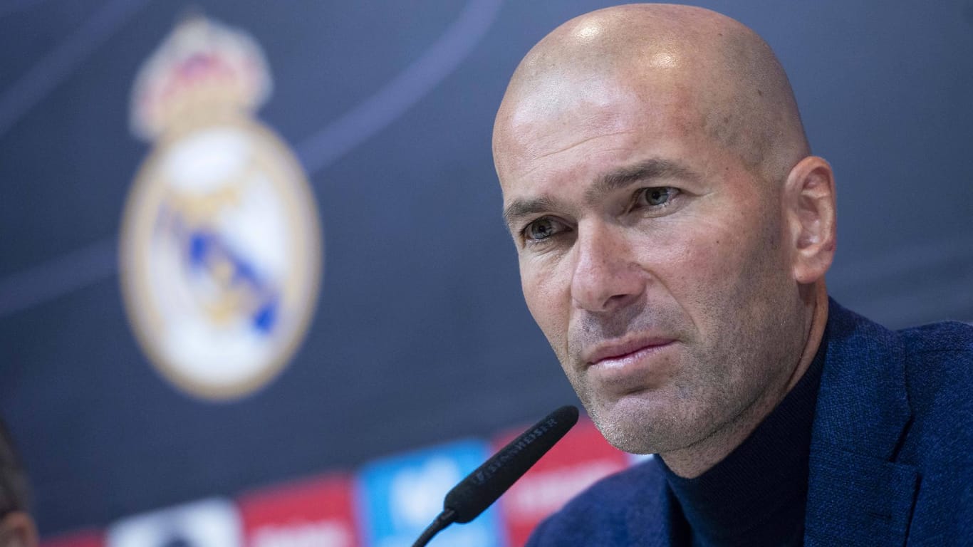 Unerwartete Pressekonferenz: Nach 878 Tagen als Real-Coach verkündete Zinédine Zidane seinen Rücktritt.