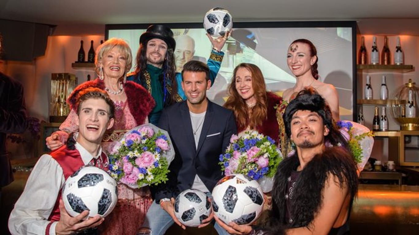 Dschungelcamp-Teilnehmer Jay Khan (M) mischt jetzt bei Dschinghis Khan mit. Dschungelcamp-Teilnehmer Jay Khan (M) mischt jetzt bei Dschinghis Khan mit.