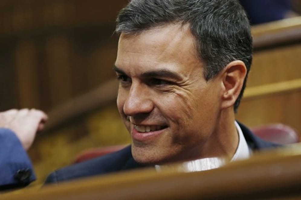 Pedro Sánchez ist zum Regierungschef aufgestiegen, obwohl seine Partei nur über 84 Sitze verfügt.