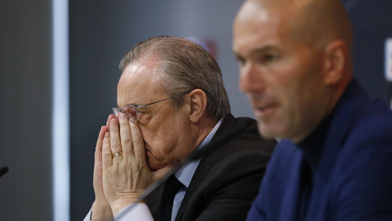 Pérez erschüttert: Während Zidane seinen Rücktritt erklärt, ringt der Real-Boss um Fassung.