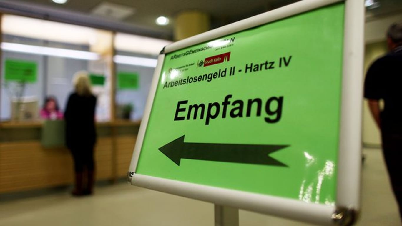 Bezahlte Arbeit statt Hartz IV für Langzeitarbeitslose - das ist ein Kern der Pläne von Arbeitsminster Hubertus Heil (SPD).