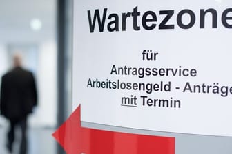 Nach Angaben des Bundesregierung Ausländer ist rund jeder dritte arbeitssuchende Bezieher von Hartz IV Ausländer.