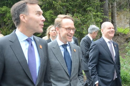 Kanadas Finanzminister Bill Morneau (l-r), Bundesbankchef Jens Weidmann und der deutsche Vizekanzler Olaf Scholz am Rande des G7-Treffens.