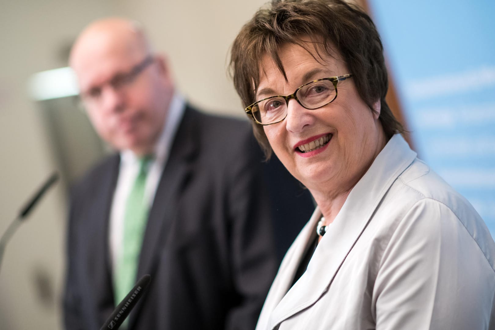 Die ehemalige Bundeswirtschaftsministerin Brigitte Zypries: Sie behält sich eine Klage gegen eine Zwangspause vor ihrem Wechsel in die Wirtschaft vor.