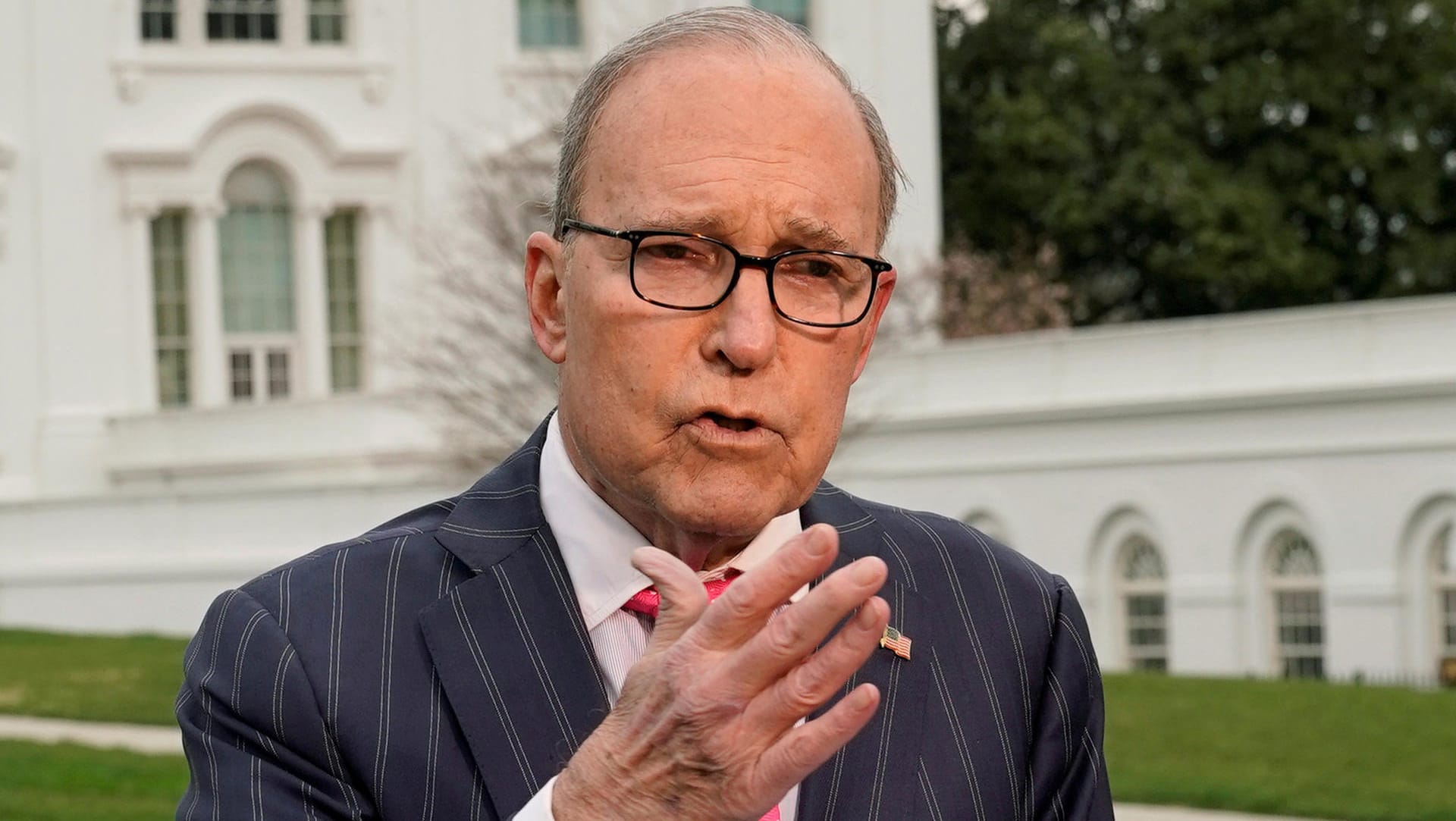 Larry Kudlow am Weißen Haus: Donald Trumps Wirtschaftsberater verteidigte die US-Strafzölle. Larry Kudlow am Weißen Haus: Donald Trumps Wirtschaftsberater verteidigte die US-Strafzölle.