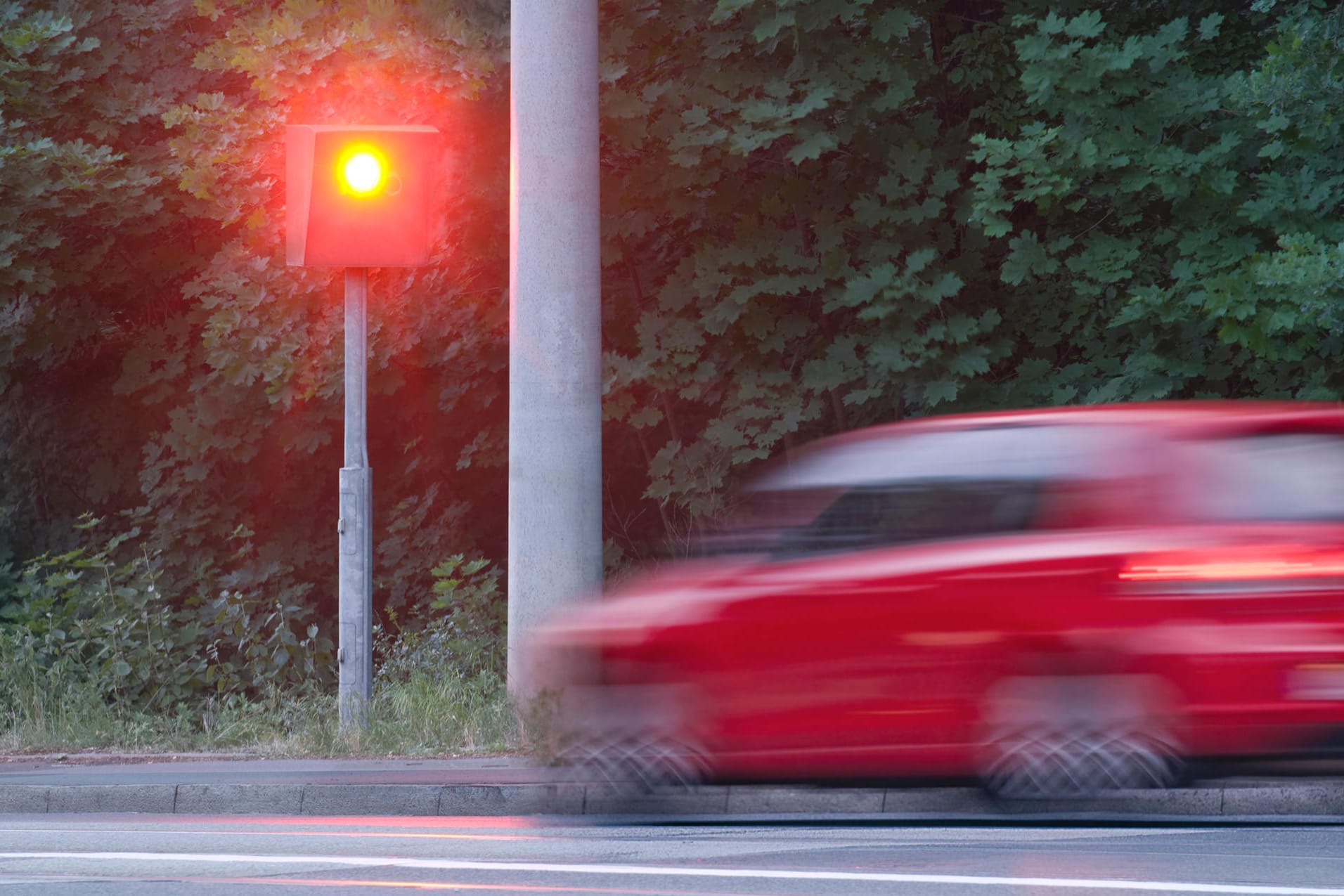 Radarfalle: Die Geschwindigkeitsüberwachung ist grundsätzlich Ländersache.