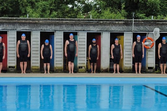 Keines der Mitglieder im Amateur-Team für synchronisiertes Schwimmen ist sportlich.