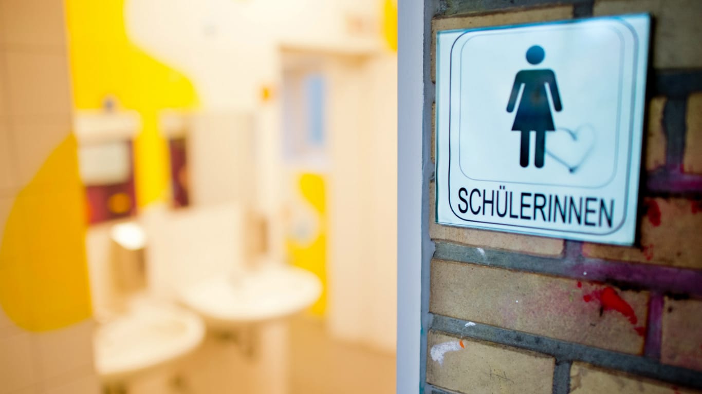 Kein WC im Unterricht: In Magdeburg untersagte eine Lehrerin einer Schülerin den Gang zur Toilette.