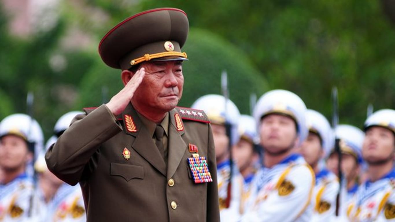 Nordkoreas bisheriger Verteidigungsminister Pak Yong Sik soll abgesetzt worden sein.