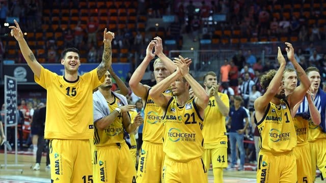 ALBA Berlin gewinnt Spiel eins der Finalserie gegen den FC Bayern.