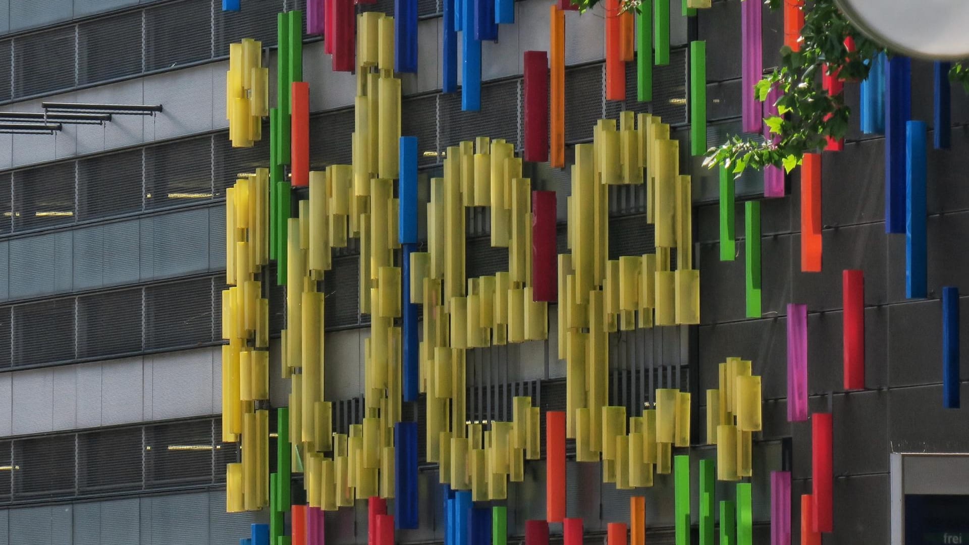 Der Schriftzug "idee" an einer Fassade: Die Gewinner des Wettbewerbs erhalten ein professionelles Coaching und den Zugang zu einem großen Netzwerk. (Archivbild) Der Schriftzug "idee" an einer Fassade: Die Gewinner des Wettbewerbs erhalten ein professionelles Coaching und den Zugang zu einem großen Netzwerk. (Archivbild)