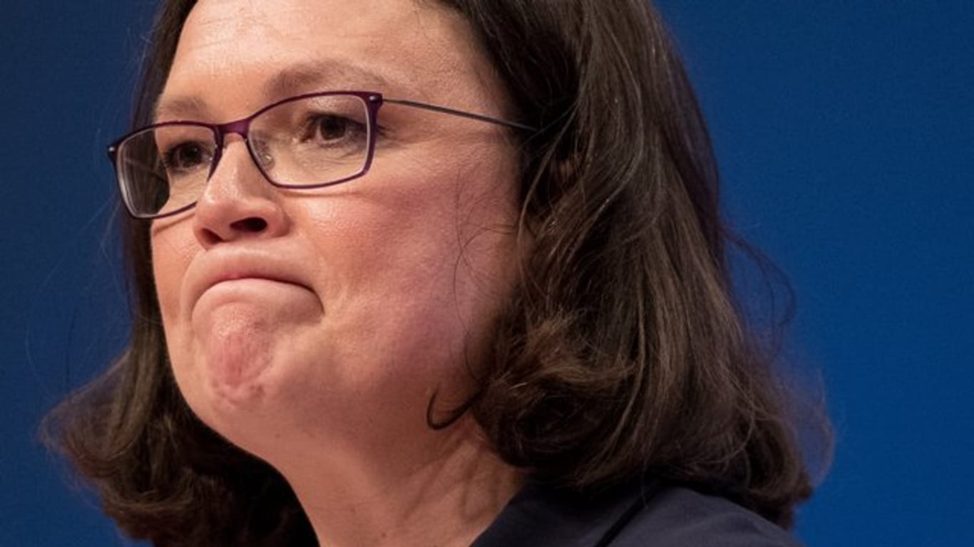 SPD-Chefin Andrea Nahles wehrt sich gegen parteiinterne Vorwürfe, sie greife zu "rechter Rhetorik".