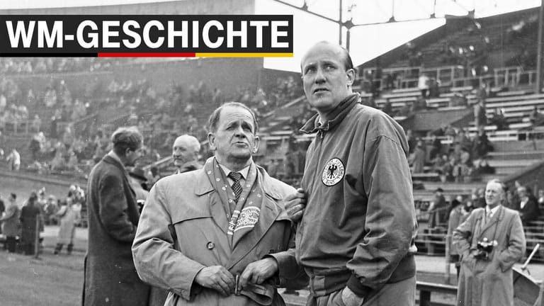 Bundestrainer Sepp Herberger und Co-Trainer Helmut Schön 1962: Nach der WM in Chile gab es reichlich Gegenwind für den Coach.
