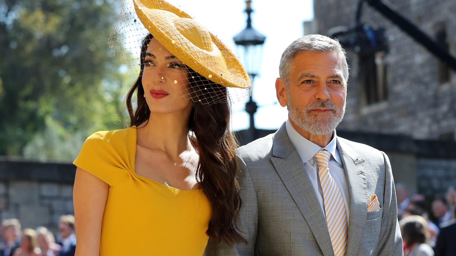 Amal und George Clooney: Hier kommt das Paar am 19. Mai 2018 bei der Hochzeit von Prinz Harry und Meghan Markle an.