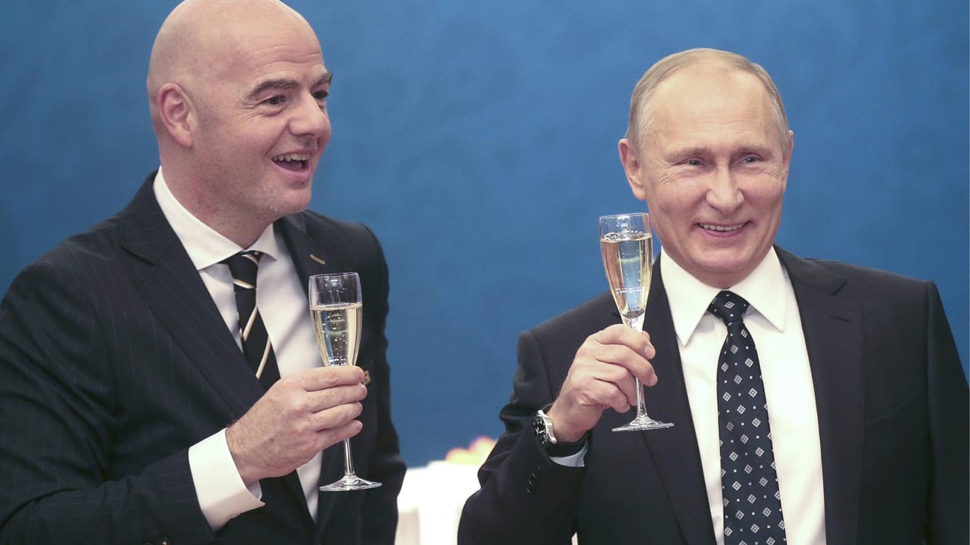 Gianni Infantino und Wladimir Putin: Der FIFA-Chef ist davon überzeugt, dass Russland das beste Gastgeberland einer WM sein wird.