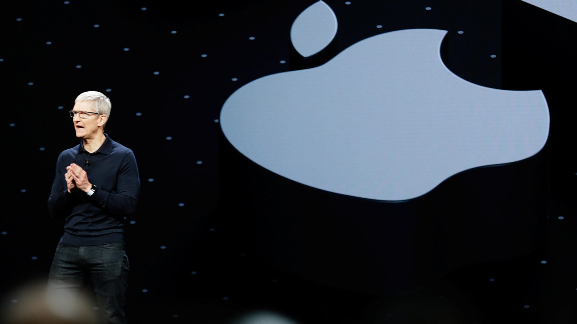 Tim Cook: Der Apple-CEO präsentiert Neuerungen auf der Apple-Entwicklerkonferenz WWDC in San Jose. Tim Cook: Der Apple-CEO präsentiert Neuerungen auf der Apple-Entwicklerkonferenz WWDC in San Jose.