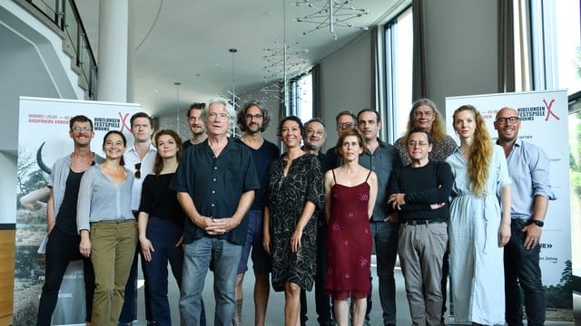 Das Warten hat ein Ende: Das Nibelungen-Team hat die Premiere im Juli im Blick.