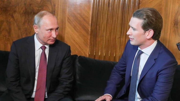 Österreichs Bundeskanzler Sebastian Kurz spricht in Wien mit Wladimir Putin: Der russische Präsident kann sich einen Neuanfang im Verhältnis zur EU vorstellen.
