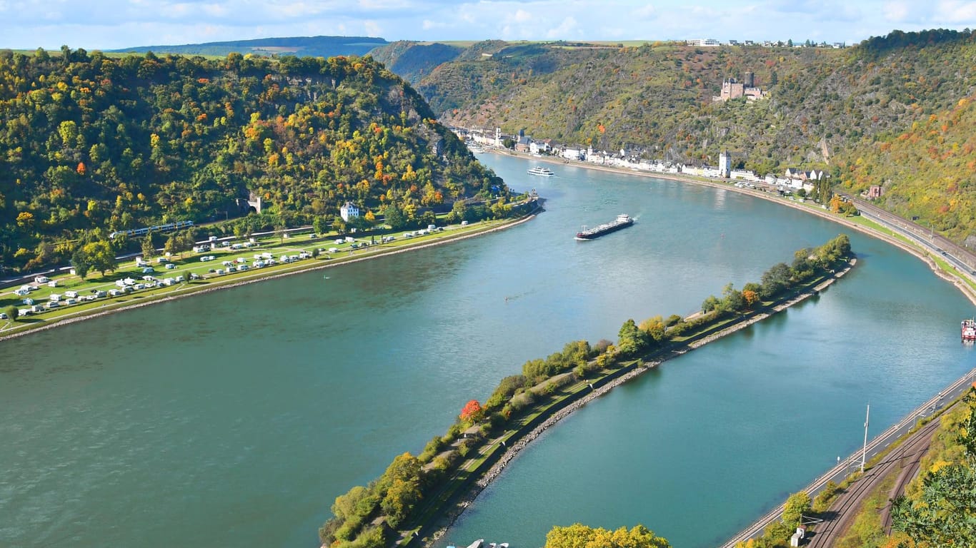 Die Loreley: Sie liegt auch weiter am Rhein und nicht an der Aare, auch wenn das eigentlich beim Zusammenfluss der größere Fluss ist.