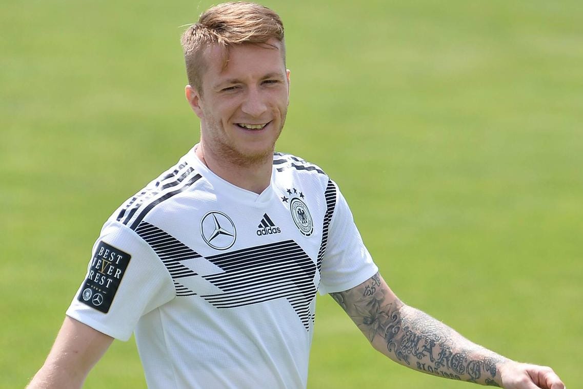 Ein entspannter Marco Reus im Trainingslager in Eppan: In Russland will er endlich bei einem großen Turnier durchstarten.