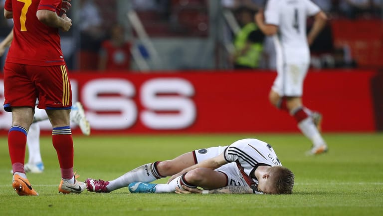 Marco Reus vor knapp vier Jahren: Der Nationalspieler verletzte sich im letzten WM-Test gegen Armenien und verpasste die WM 2014.