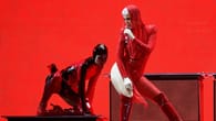 Musik - Flamingos und ein blauer Hai: Katy Perrys wilde Bühnenshow