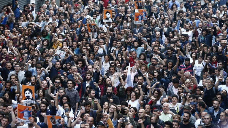Eine Demonstration zum Jahrestag der Gezi-Proteste in der Türkei: Für Erkan waren die Demonstrationen 2013 eine westliche Verschwörung.