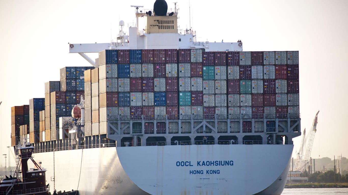 Ein Transportschiff: China und die USA stehen in einem Handelsstreit mit weitreichenden Konsequenzen. (Archivbild)