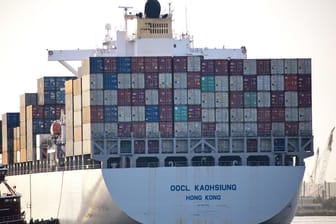 Ein Transportschiff: China und die USA stehen in einem Handelsstreit mit weitreichenden Konsequenzen. (Archivbild)