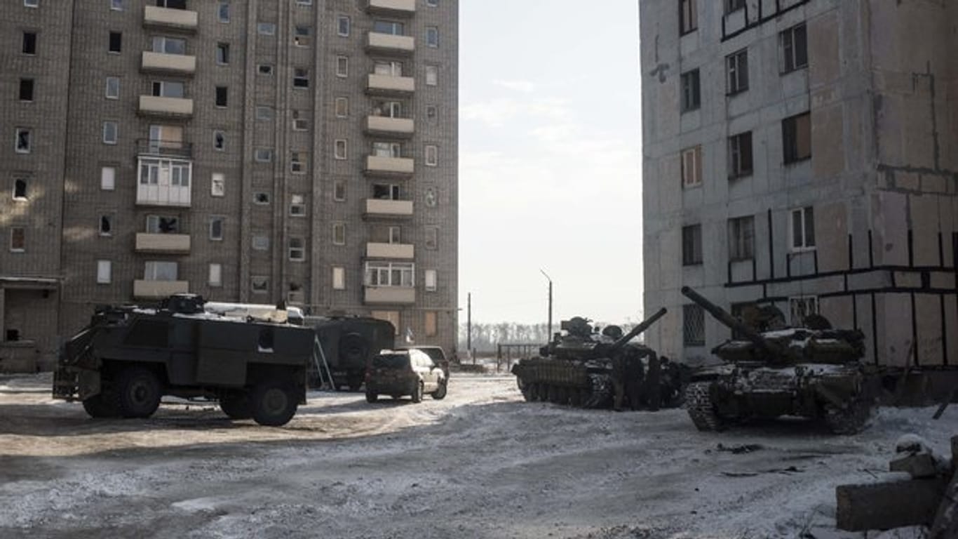 In der Ostukraine bekämpfen sich seit vier Jahren ukrainische Regierungseinheiten und prorussische Separatisten.