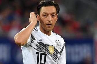 Angeschlagen: Mesut Özil wurde im Test gegen Österreich nach 76 Minuten ausgewechselt.