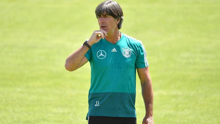 Hat die Qual der Wahl: Bundestrainer Joachim Löw.