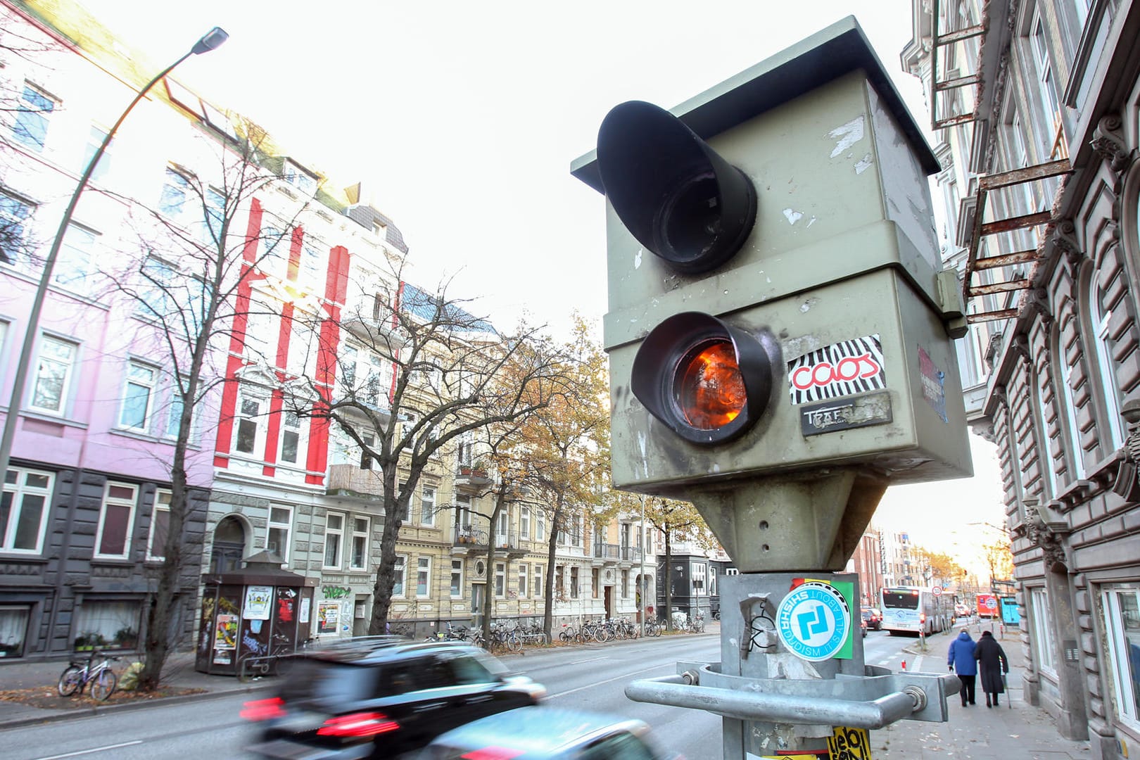 Blitzer überführt Raser: Dass Verkehrssünder ihre Punkte abtreten können, wollen die Verkehrsminister der Länder verhindern.