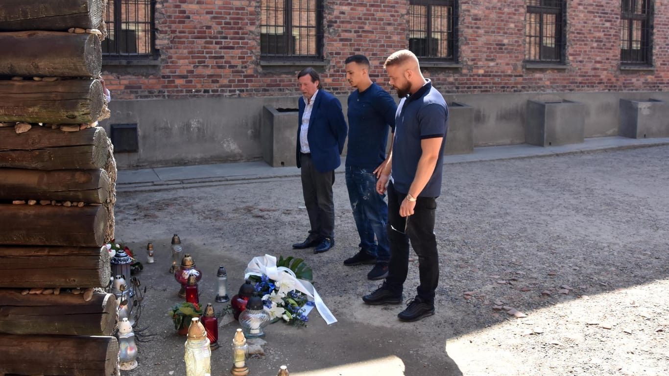 Kollegah und Farid Bang: Die Rapper besuchten heute die KZ-Gedenkstätte Auschwitz.