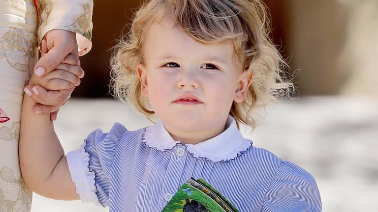 Prinz Alexander: Zur Taufe seiner kleinen Cousine steckte ihn Mama Sofia in alte Kleidung von Prinz Carl Philip.