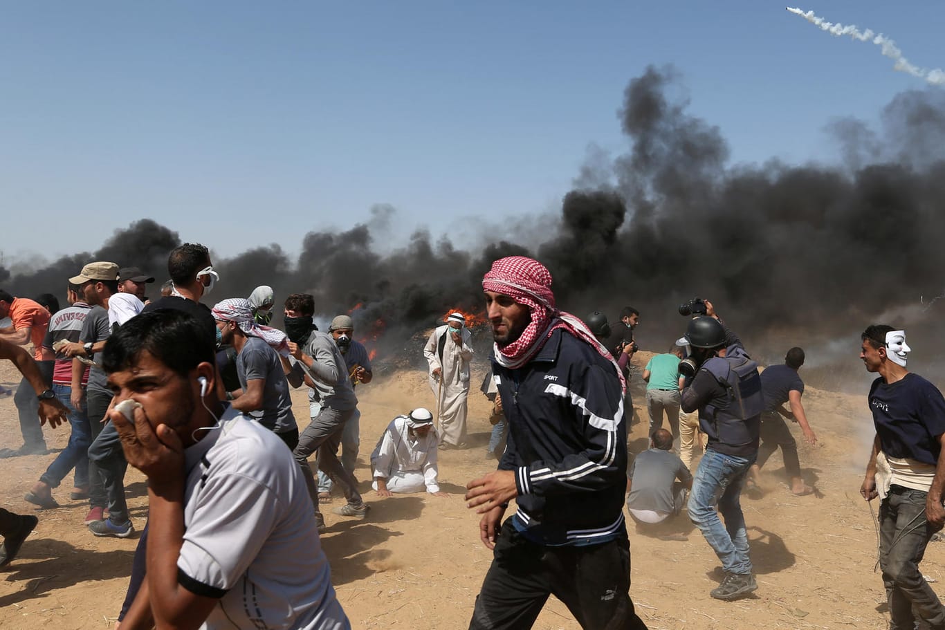 Palästinenser im Grenzgebiet zwischen Israel und dem Gazastreifen: Die Resolution fordert Schutzmaßnahmen für Palästinenser im Gazastreifen und dem besetzten Westjordanland.