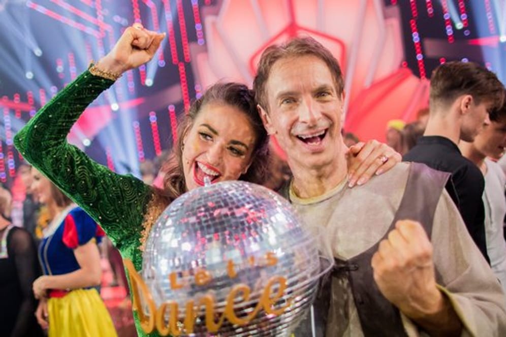 Ingolf Lück ist mit Hilfe von Profitänzerin Ekaterina Leonova "Dancing Star 2018" geworden.
