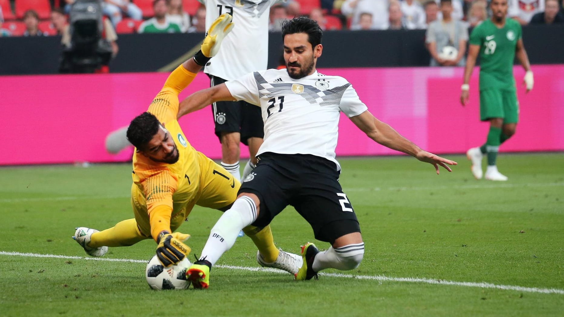 Ilkay Gündogan hat gegen Saudi-Arabien ein Tor auf dem Fuß: Selbst in dieser Szene gab es Pfiffe.