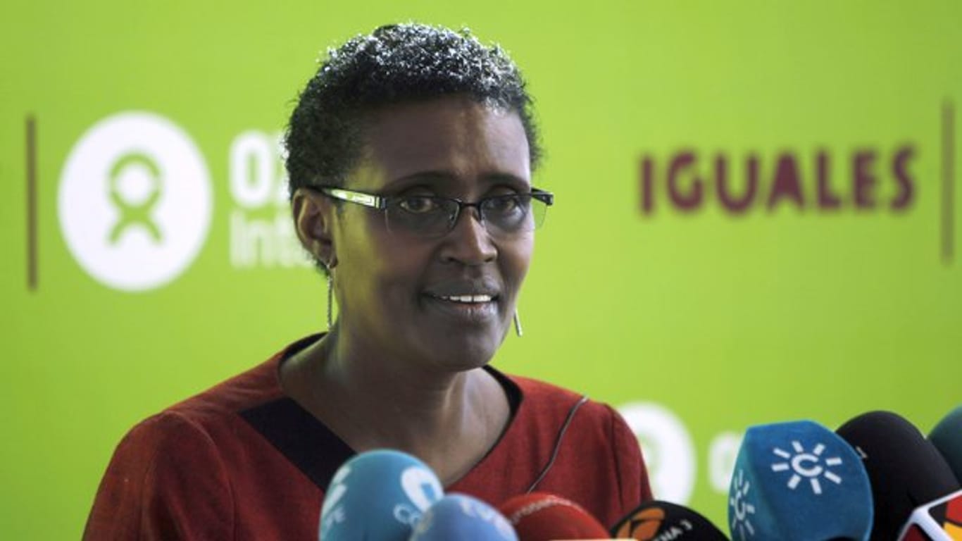 Winnie Byanyima, Direktorin von Oxfam, hält eine Pressekonferenz zur Veröffentlichung des Berichts "Equal".