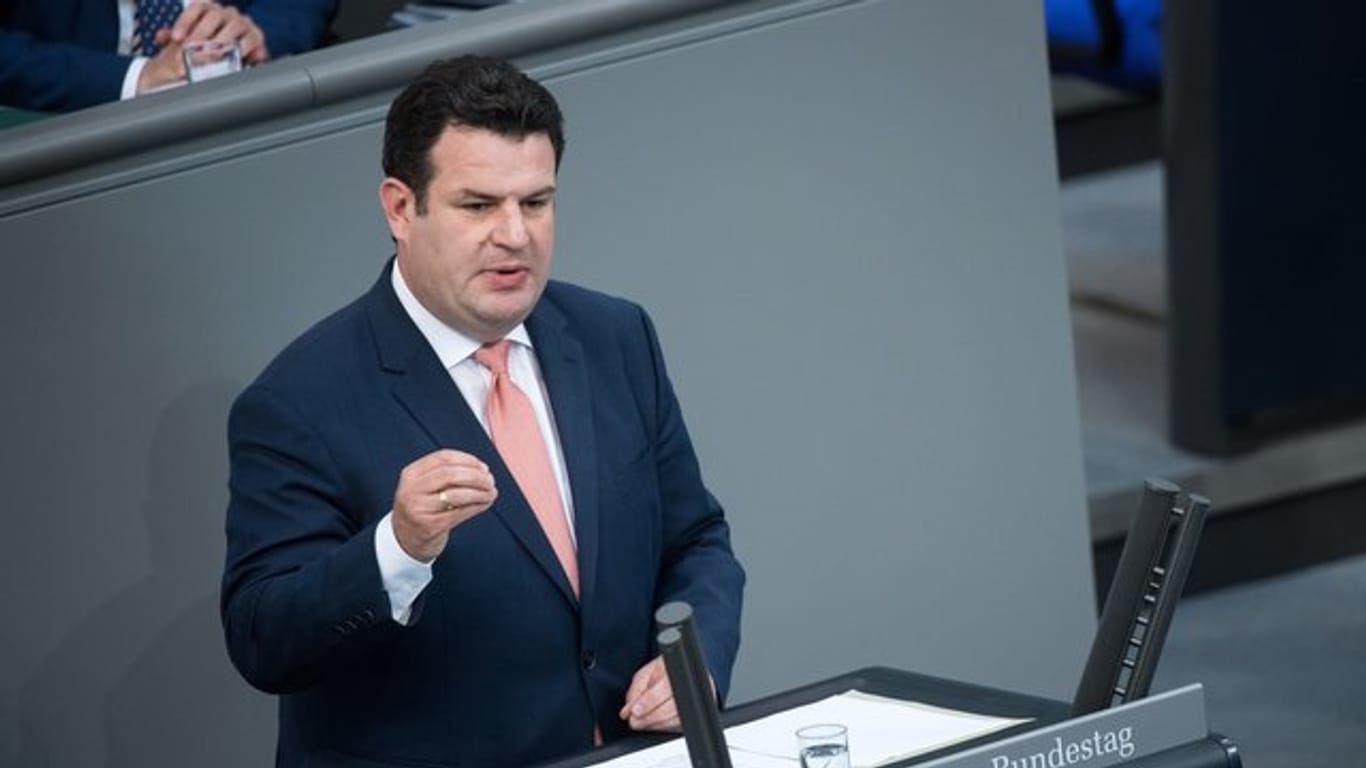 Bundesarbeitsminister Hubertus Heil will per Gesetz gegen sachgrundlose Befristungen vorgehen.