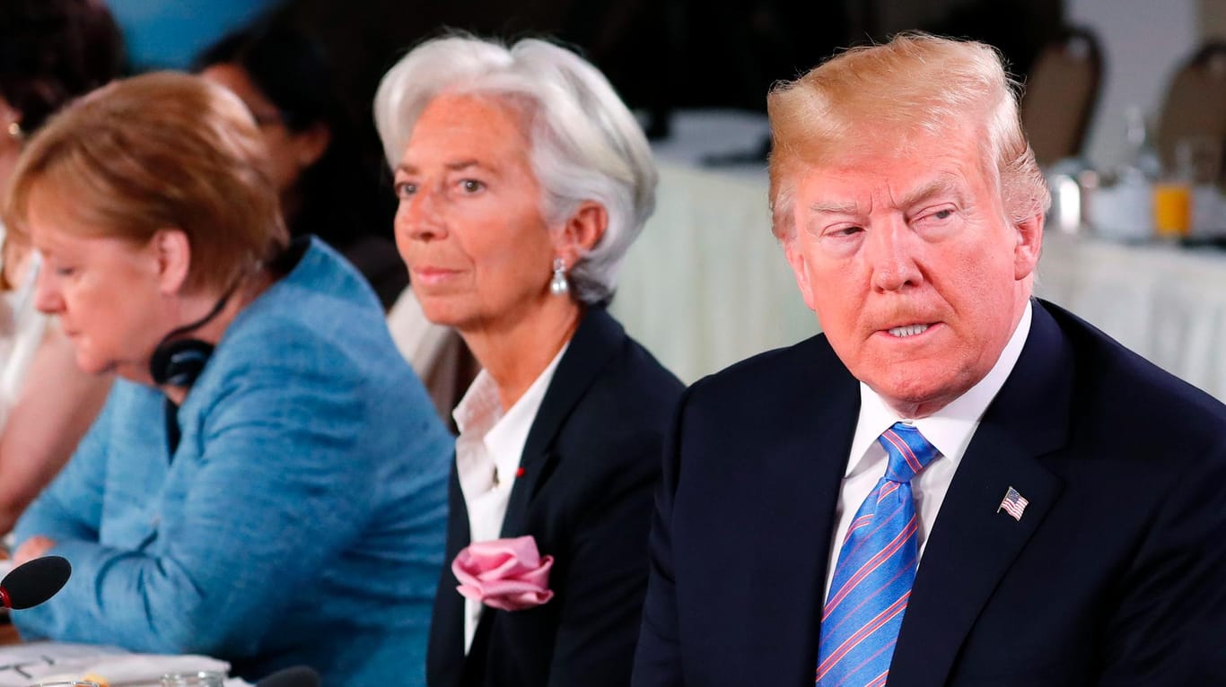Launisch und unberechenbar: US-Präsident Trump beim G7-Gipfel in Kanada, neben ihm IWF-Chefin Lagarde (Mitte) und Kanzlerin Merkel.