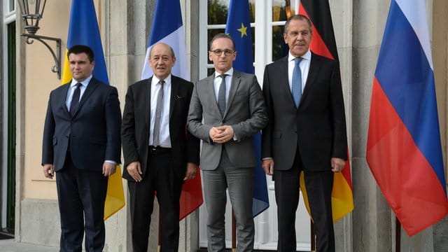 Außenministertreffen in Berlin (l-r): Pawlo Klimkin (Ukraine), Jean-Yves Le Drian (Frankreich), Heiko Maas (Deutschland) und Sergej Lawrow (Russland). Außenministertreffen in Berlin (l-r): Pawlo Klimkin (Ukraine), Jean-Yves Le Drian (Frankreich), Heiko Maas (Deutschland) und Sergej Lawrow (Russland).