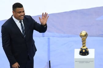 Der ehemalige Stürmerstar Ronaldo wird bei der Eröffnungsfeier der WM in Russland dabei sein.