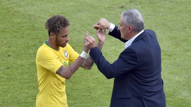 Neymar (l) beeindruckte beim Testspiel gegen Österreich Brasiliens Trainer "Tite" Leonardo Bachi.