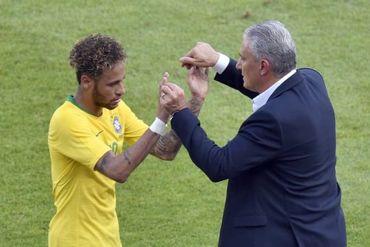 Neymar (l) beeindruckte beim Testspiel gegen Österreich Brasiliens Trainer "Tite" Leonardo Bachi.